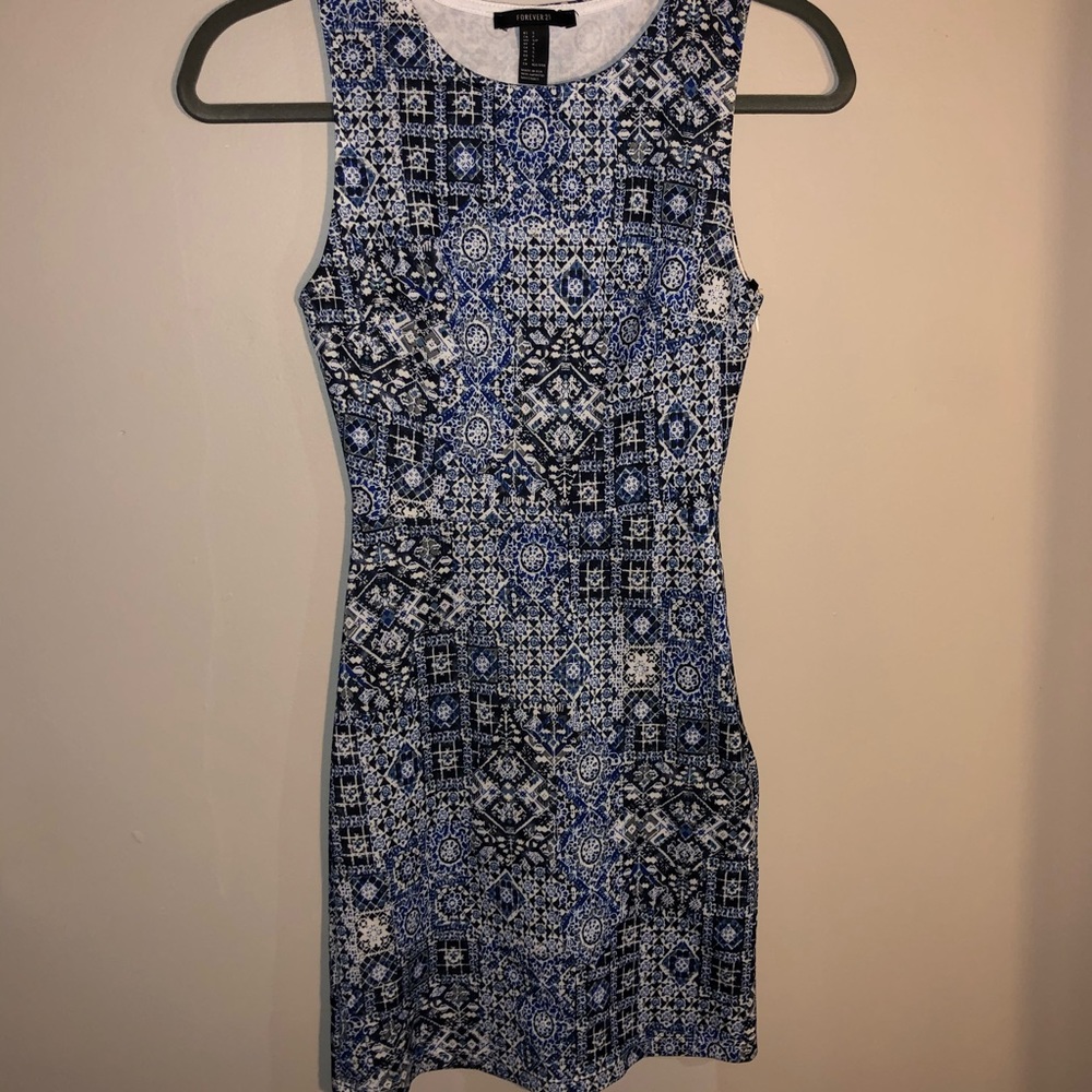 Patterned bodycon dress
